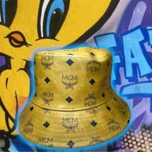 LOoNey TuNeS ?x McM BuCKeT HaT ?in VieSToS MCM Looney Tunes x MCM Bucket Hat in Visetos | REVERSIBLE main image 3